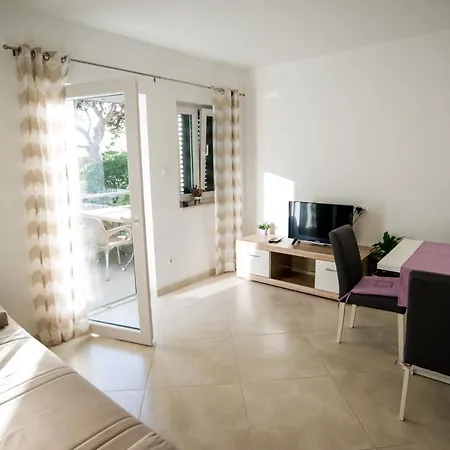 Apartment By The Sea Promajna, Makarska - 2605
