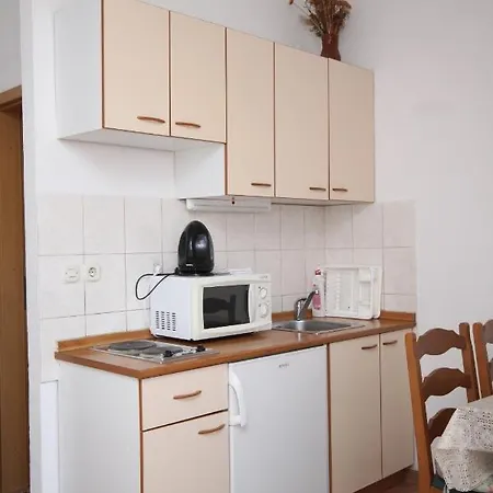 Apartment By The Sea Promajna, Makarska - 2605 Promajna