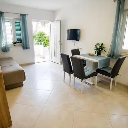 Apartment By The Sea Promajna, Makarska - 2605 *