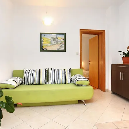 Apartment By The Sea Promajna, Makarska - 2605 *