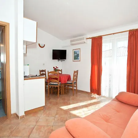 Apartment By The Sea Promajna, Makarska - 2605 *