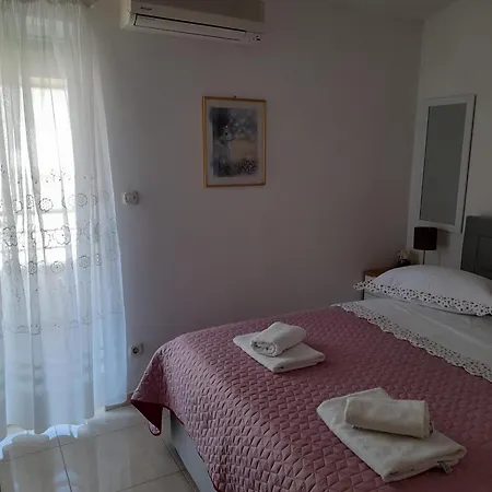 Apartment By The Sea Promajna, Makarska - 2605 *